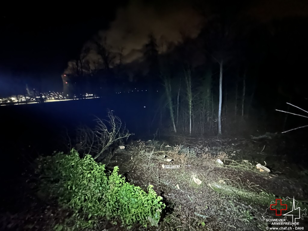 Hinterm Bunker Richtung KKW Leibstadt